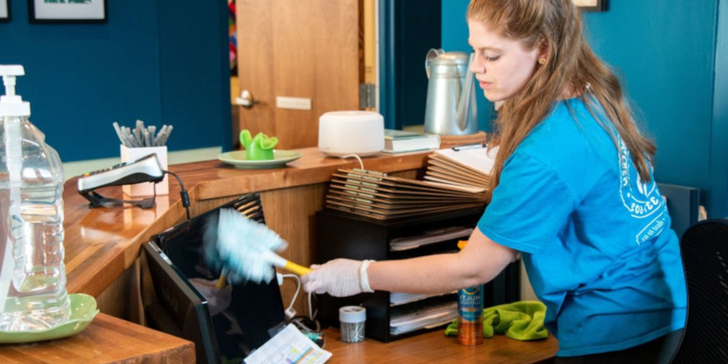 The Busy Professional's Guide to Effortless Office Cleaning